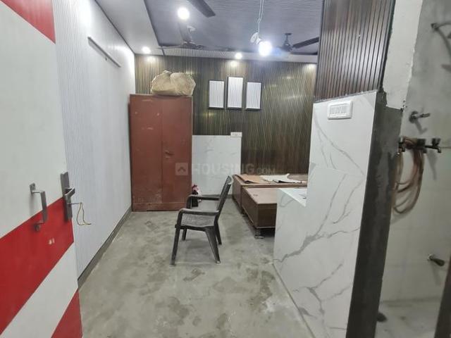 1 RK Independent Builder Floor in Mukherjee Nagar for rent New Delhi. The reference number is 21279197