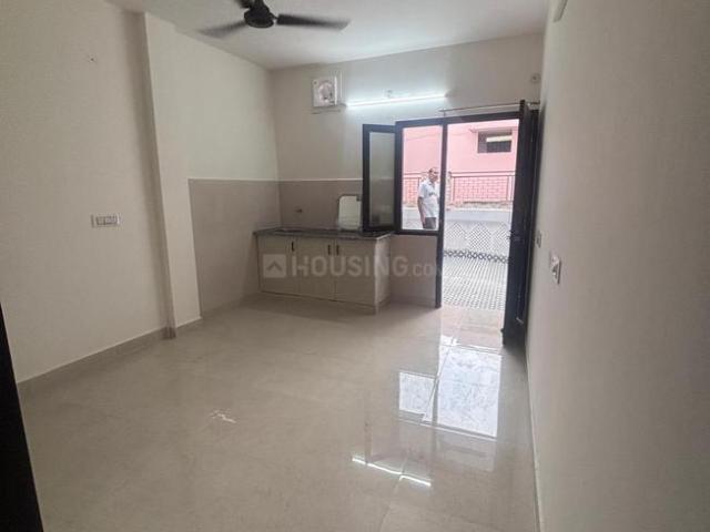 1 RK Independent Builder Floor in Mukherjee Nagar for rent New Delhi. The reference number is 21332565