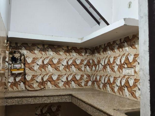 1 RK Independent Builder Floor in Nawada for rent New Delhi. The reference number is 20738100