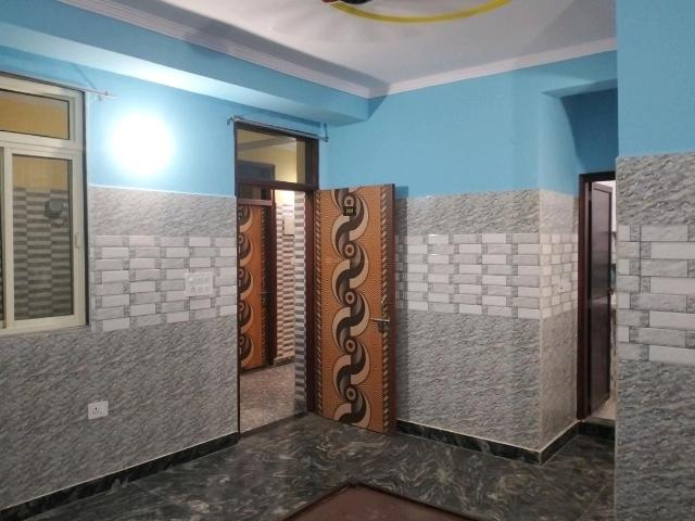 1 RK Independent Builder Floor in New Ashok Nagar for rent New Delhi. The reference number is 20338353