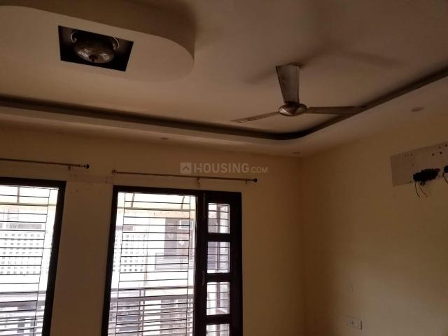 1 RK Independent Builder Floor in Sector 37 for rent Chandigarh. The reference number is 11638142