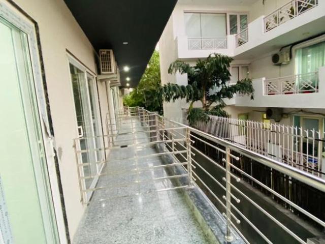 1 RK Independent Builder Floor in Sector 32 for rent Gurgaon. The reference number is 15243054