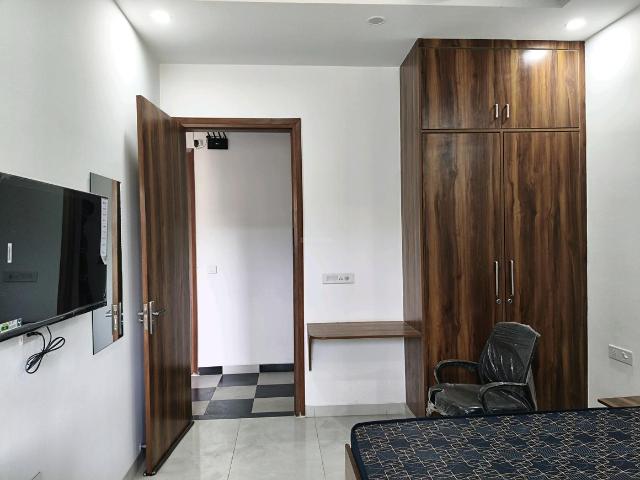 1 RK Independent Builder Floor in Sector 43 for rent Gurgaon. The reference number is 19888094
