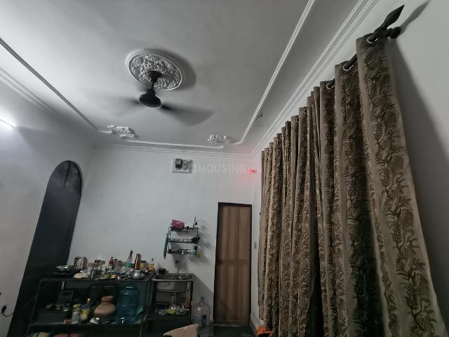 1 RK Independent Builder Floor in Shakarpur Khas for rent New Delhi. The reference number is 20663894