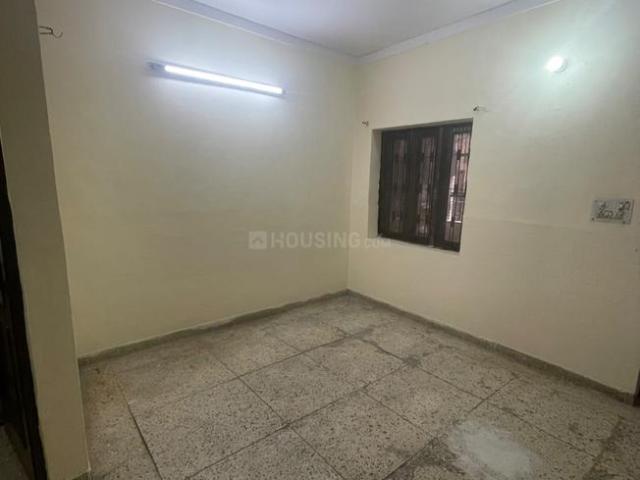 1 RK Independent Builder Floor in Shalimar Bagh for rent New Delhi. The reference number is 21215547