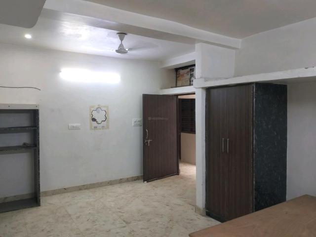 1 RK Independent Builder Floor in Patel Nagar for rent New Delhi. The reference number is 15220882