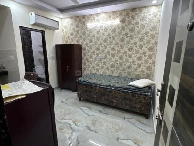 1 RK Independent Builder Floor in Patel Nagar for rent New Delhi. The reference number is 19884854