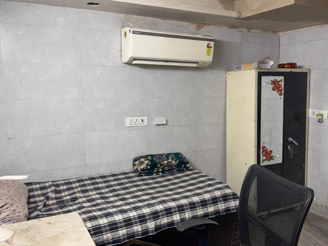 1 RK Independent Builder Floor in Patel Nagar for rent New Delhi. The reference number is 20413328