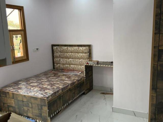 1 RK Independent Builder Floor in Patel Nagar for rent New Delhi. The reference number is 21129228
