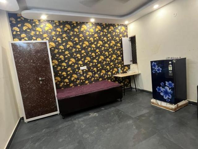 1 RK Independent Builder Floor in Patel Nagar for rent New Delhi. The reference number is 21176382