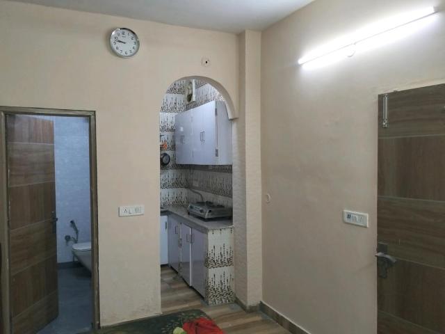 1 RK Independent Builder Floor in Punjabi Bagh for rent New Delhi. The reference number is 19102812