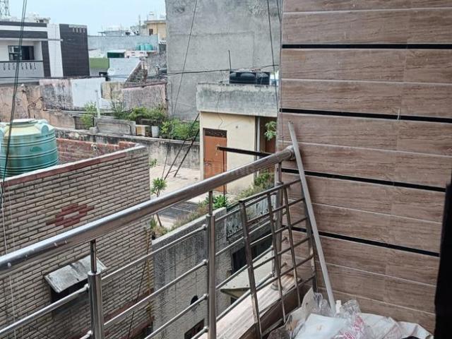 1 RK Independent Builder Floor in Rajinder Nagar for rent New Delhi. The reference number is 19029133