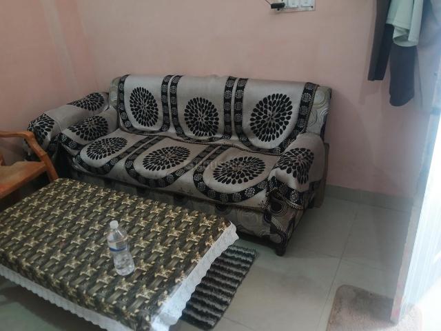 1 RK Independent House in Mayur Vihar Phase 1 for rent New Delhi. The reference number is 21340007