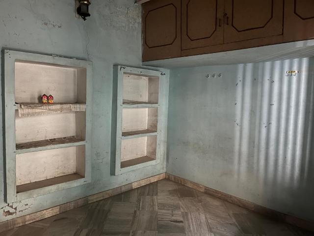 1 RK Independent House in Arjun Nagar for rent Agra. The reference number is 18594496