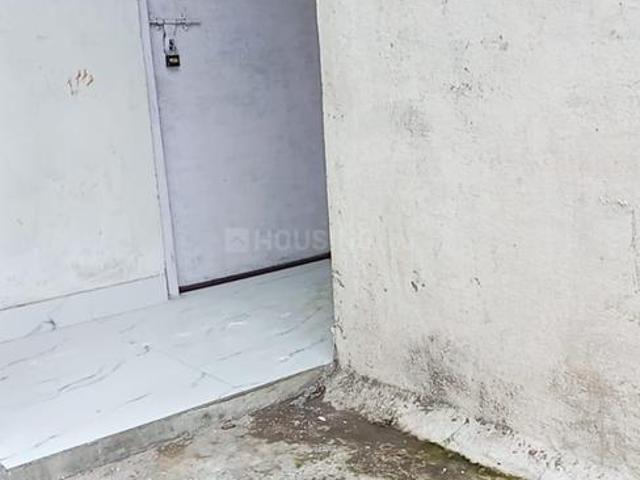 1 RK Independent House in Chhoti Gwaltoli for rent Indore. The reference number is 21206867