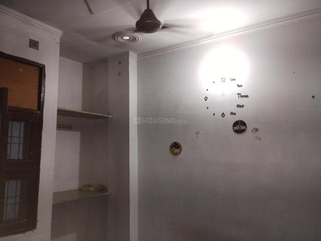 1 RK Independent House in Dwarka Mor for rent New Delhi. The reference number is 20632389