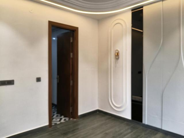 1 RK Independent House in DLF Phase 3 for rent Gurgaon. The reference number is 20922131