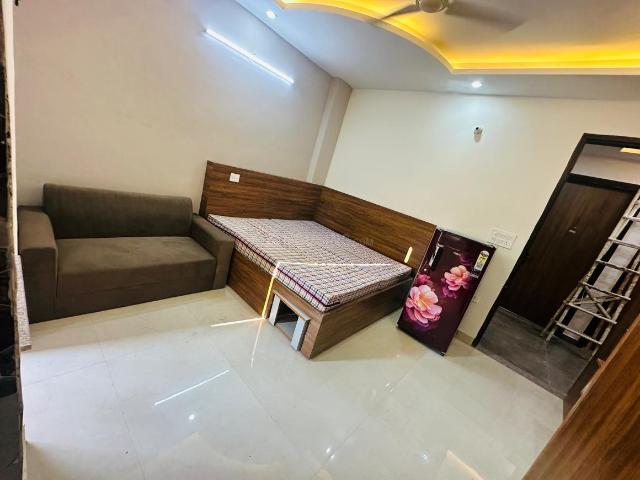 1 RK Independent House in DLF Phase 3 for rent Gurgaon. The reference number is 21198200