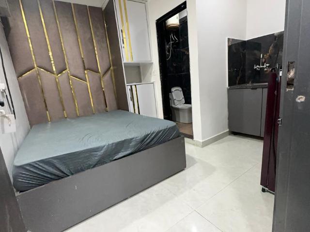 1 RK Independent House in DLF Phase 3 for rent Gurgaon. The reference number is 21289967