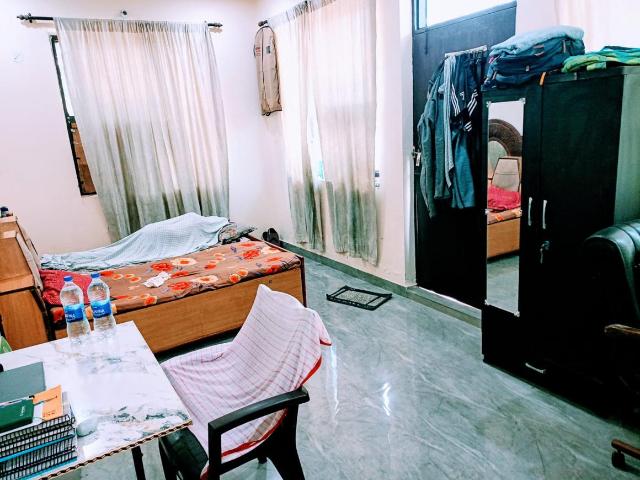 1 RK Independent House in Gamma I for rent Greater Noida. The reference number is 20706043