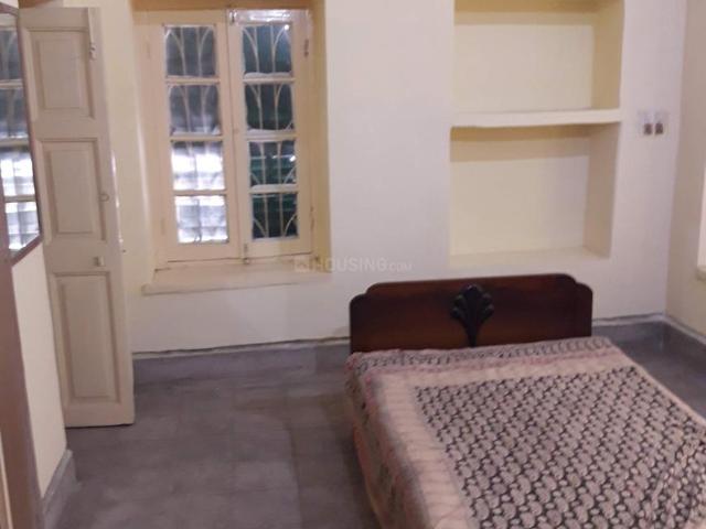 1 RK Independent House in Park Street Area for rent Kolkata. The reference number is 20558167