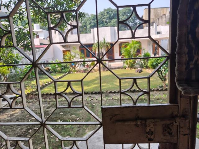 1 RK Independent House in Saket for rent Meerut. The reference number is 21345737