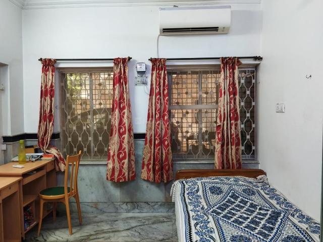 1 RK Independent House in Santoshpur for rent Kolkata. The reference number is 14017799