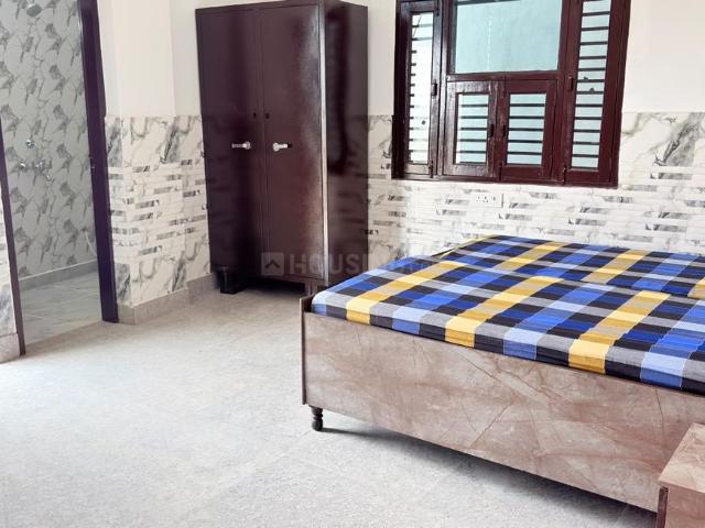1 RK Independent House in Sector 44 for rent Noida. The reference number is 21143768