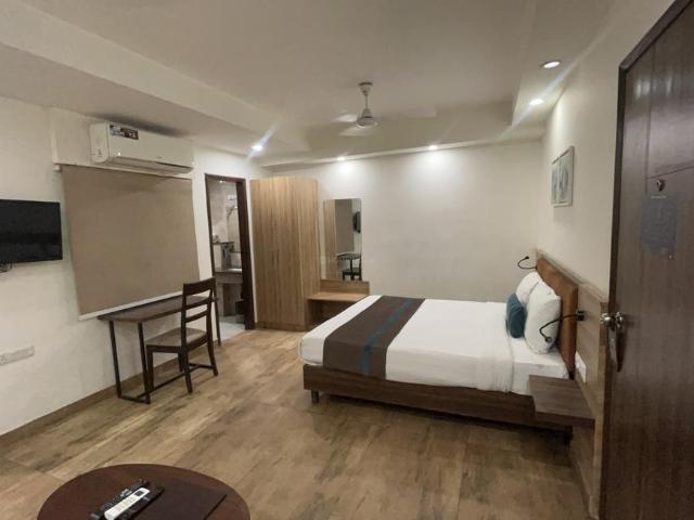 1 RK Independent House in Sector 45 for rent Gurgaon. The reference number is 18758589