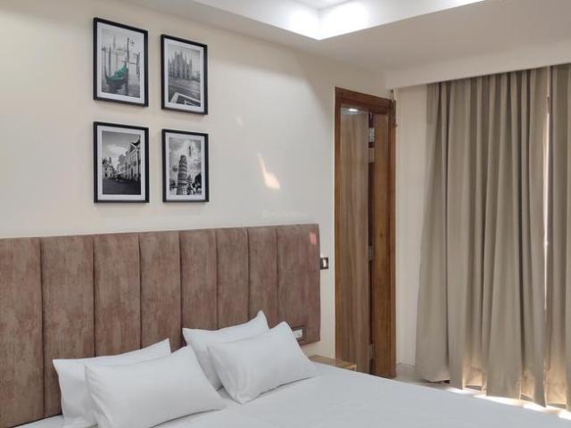 1 RK Independent House in Sector 45 for rent Gurgaon. The reference number is 20107442