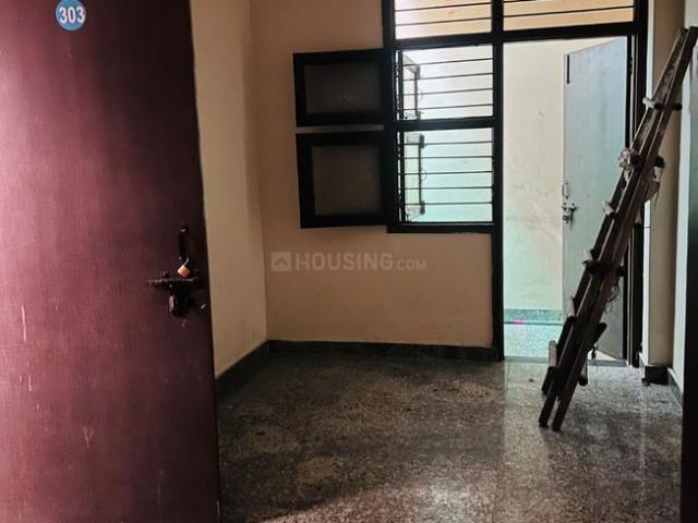 1 RK Independent House in Sector 49 for rent Noida. The reference number is 21216110