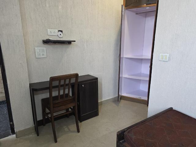1 RK Independent House in Sector 50 for rent Noida. The reference number is 19898947