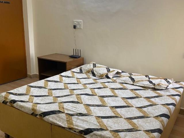 1 RK Independent House in Sector 52 for rent Noida. The reference number is 20772404