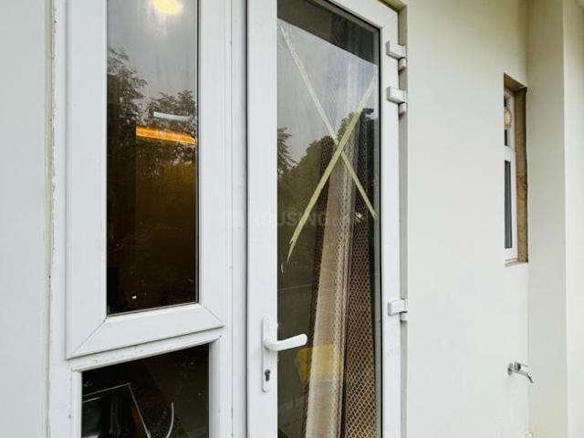 1 RK Independent House in Sector 56 for rent Gurgaon. The reference number is 18132685