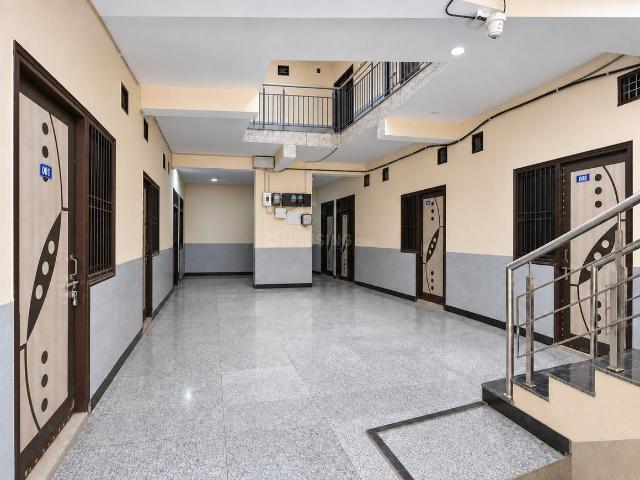 1 RK Independent House in Sector 5 for rent Noida. The reference number is 21043438