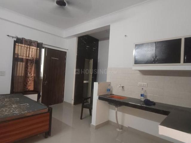 1 RK Independent House in Sector 70 for rent Noida. The reference number is 18907781