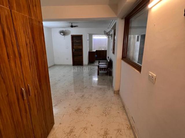 1 RK Independent House in Sector 72 for rent Noida. The reference number is 14715005