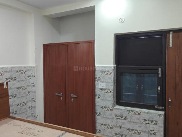 1 RK Independent House in Sector 168 for rent Noida. The reference number is 21079463