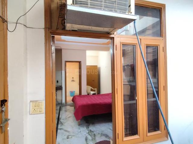 1 RK Independent House in Sector 19 for rent Noida. The reference number is 20494382