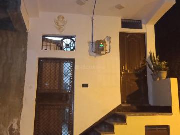 1 RK Independent House in Sector 38 Rohini for resale New Delhi. The reference number is 20019520