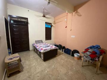 1 RK Independent House in Shahibaug for rent Ahmedabad. The reference number is 19178609