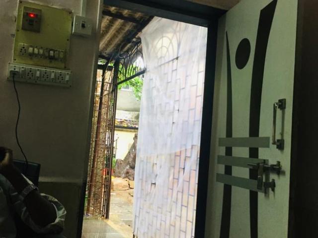 1 RK Independent House in Sion for rent Mumbai. The reference number is 20951272