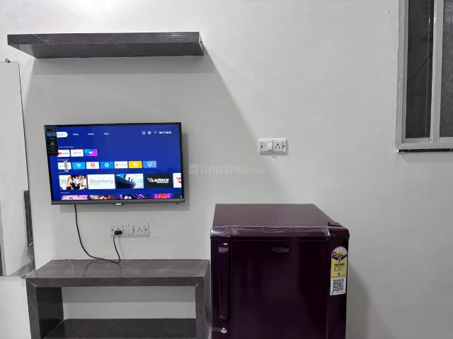 1 RK Penthouse in L I G Colony for rent Indore. The reference number is 21403885