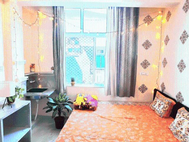 1 RK Studio in Ghat Ki Guni for rent Jaipur. The reference number is 19745612