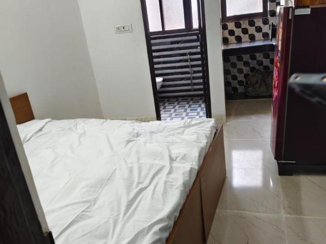 1 RK Studio in Munirka for rent New Delhi. The reference number is 19828818