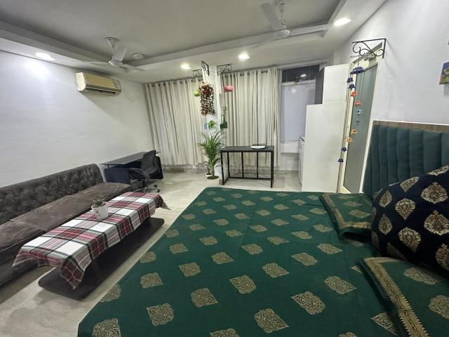 1 RK Studio in South Extension I for rent New Delhi. The reference number is 21234639