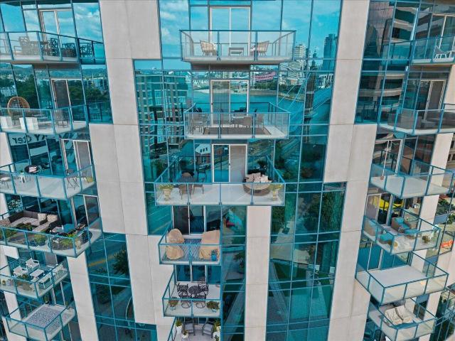 1 Roebling Way 803