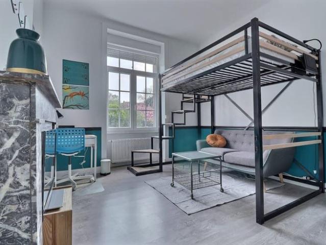 1 Room 15m² available in chared apt of 2 rooms