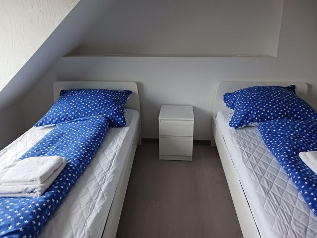 1 Room 2 Beds in 3rd floor attic apartment, Bremen Amsterdam Apartments for Rent
