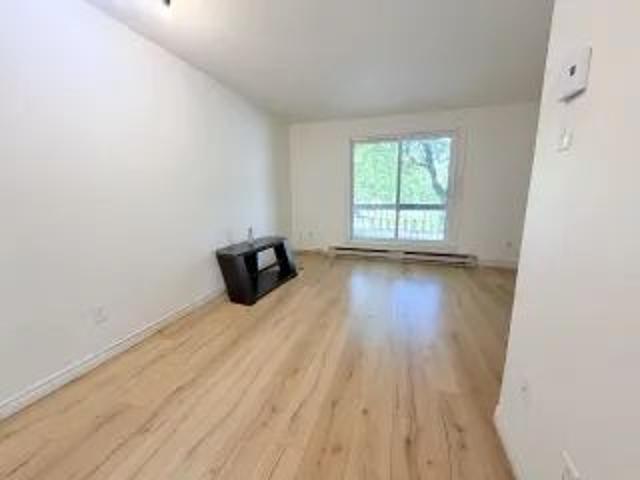 1 room apartment of 36m² in Quebec